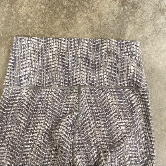 Lululemon Wunder Under Luon Arrow Jacquard Battleship Silver Spoon - Picture 6 of 7